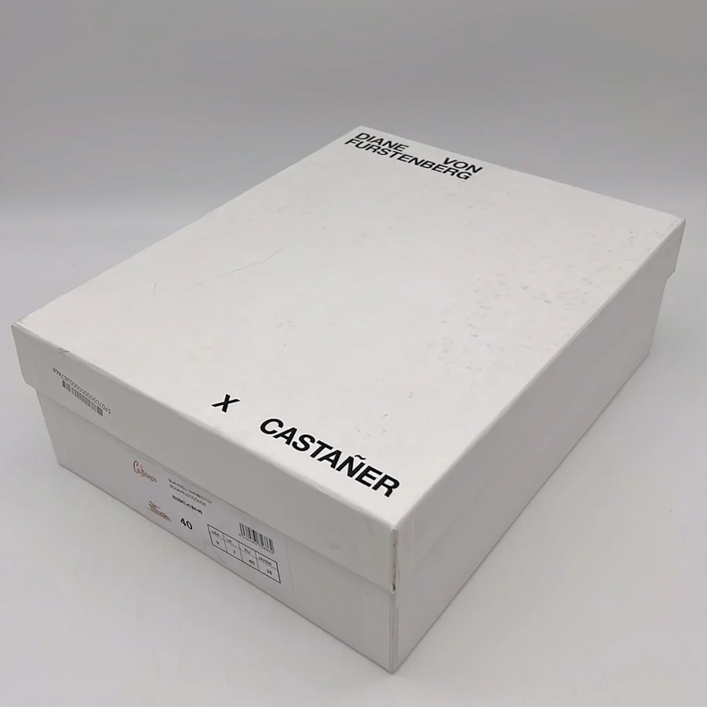 Castaner closure lining about